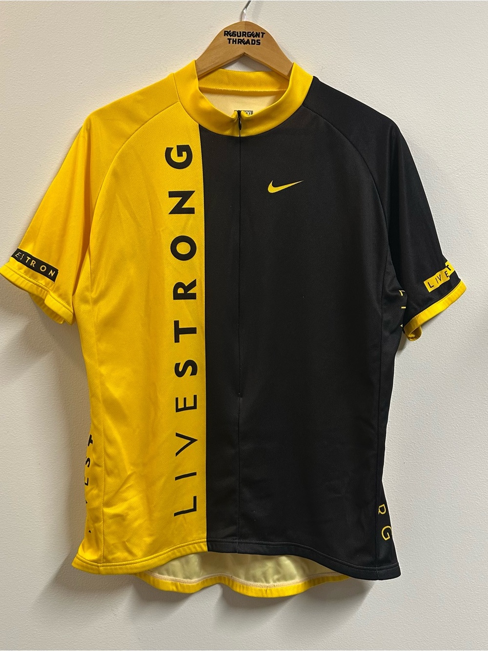 Nike Livestrong Cycling Jersey Black/Yellow
Size XXL